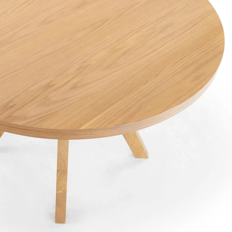 Kulatý jídelní stůl z masivního dřeva, průměr 122 cm – přírodní úprava